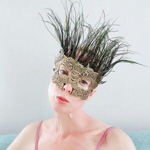 Triple Moon Feathered masquerade mask BNIP - witchy peacock feathers